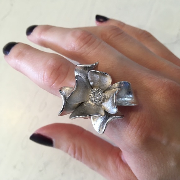 Premier Designs Magnolia Ring - Picture 2 of 8